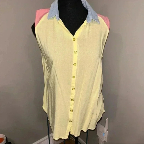 Milady's Button Down  Tank - Picture 1 of 7